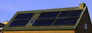 Wie funktioniert eine Zwangsumlauf-Solaranlage?